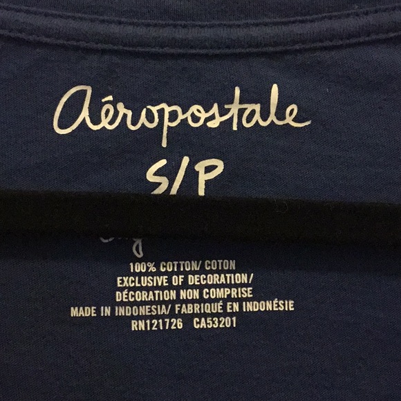 Aero graphic Tee. Navy V neck - Picture 2 of 5